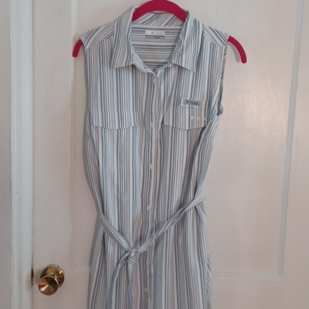 Columbia PFG women's sleeveless dress women's. Size medium gray and whit…